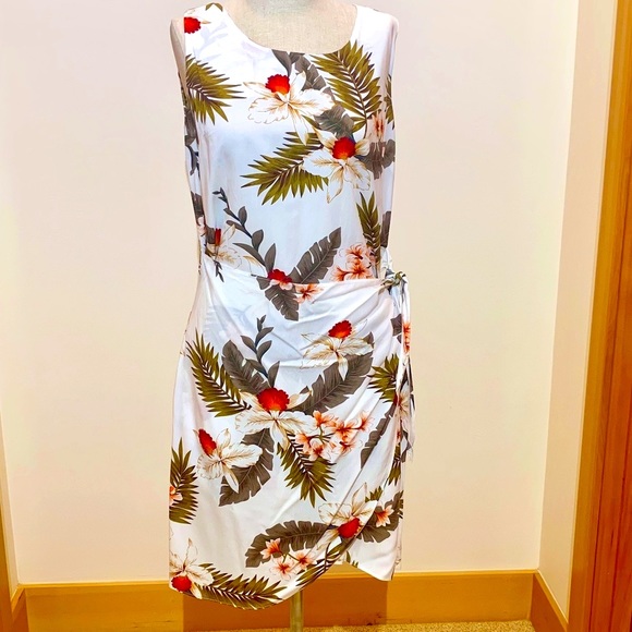 Dresses & Skirts - 🔴FINAL SALE ✨White Floral Tropical Sundress - Size Medium✨✨✨